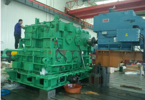 摩根6代精轧机RSM在齿检中心试车Morgan 6th Generation finishing mill was put into trial operation at the dental inspection center.jpg